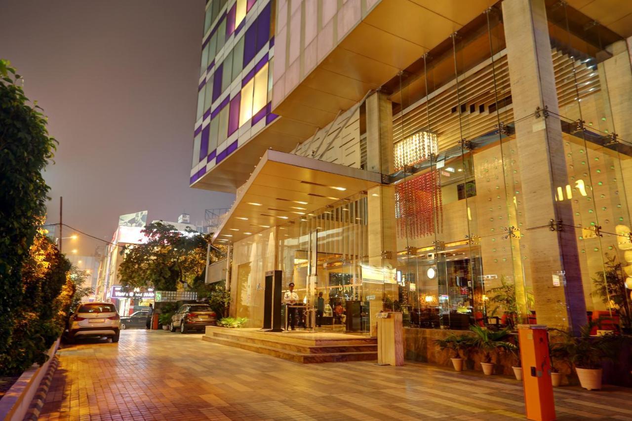 Mosaic Hotel, Noida Exterior photo